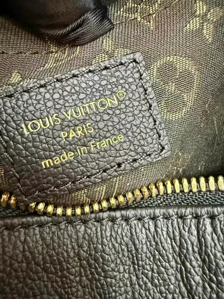Louis Vuitton express PM Black Bag product view 4