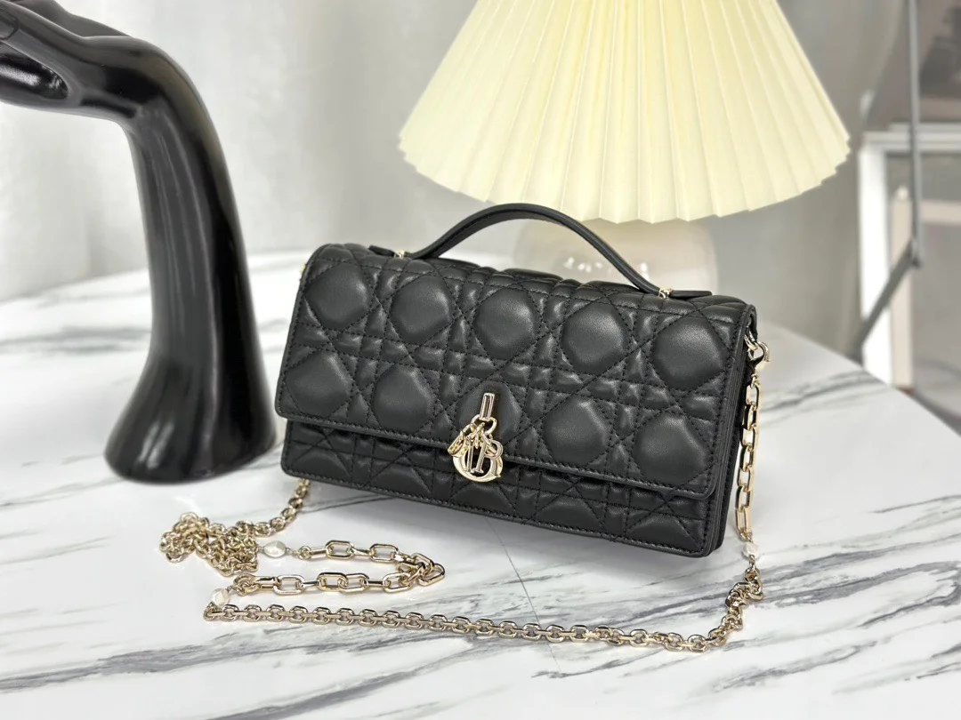 Dior Women’s Handbag Black Crossbody Bag 21× .5 cm product view 2