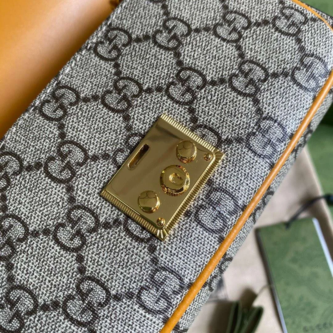 Gucci Clutch Women’s Crossbody Bag with Monogram Pattern 19x10cm product view 3