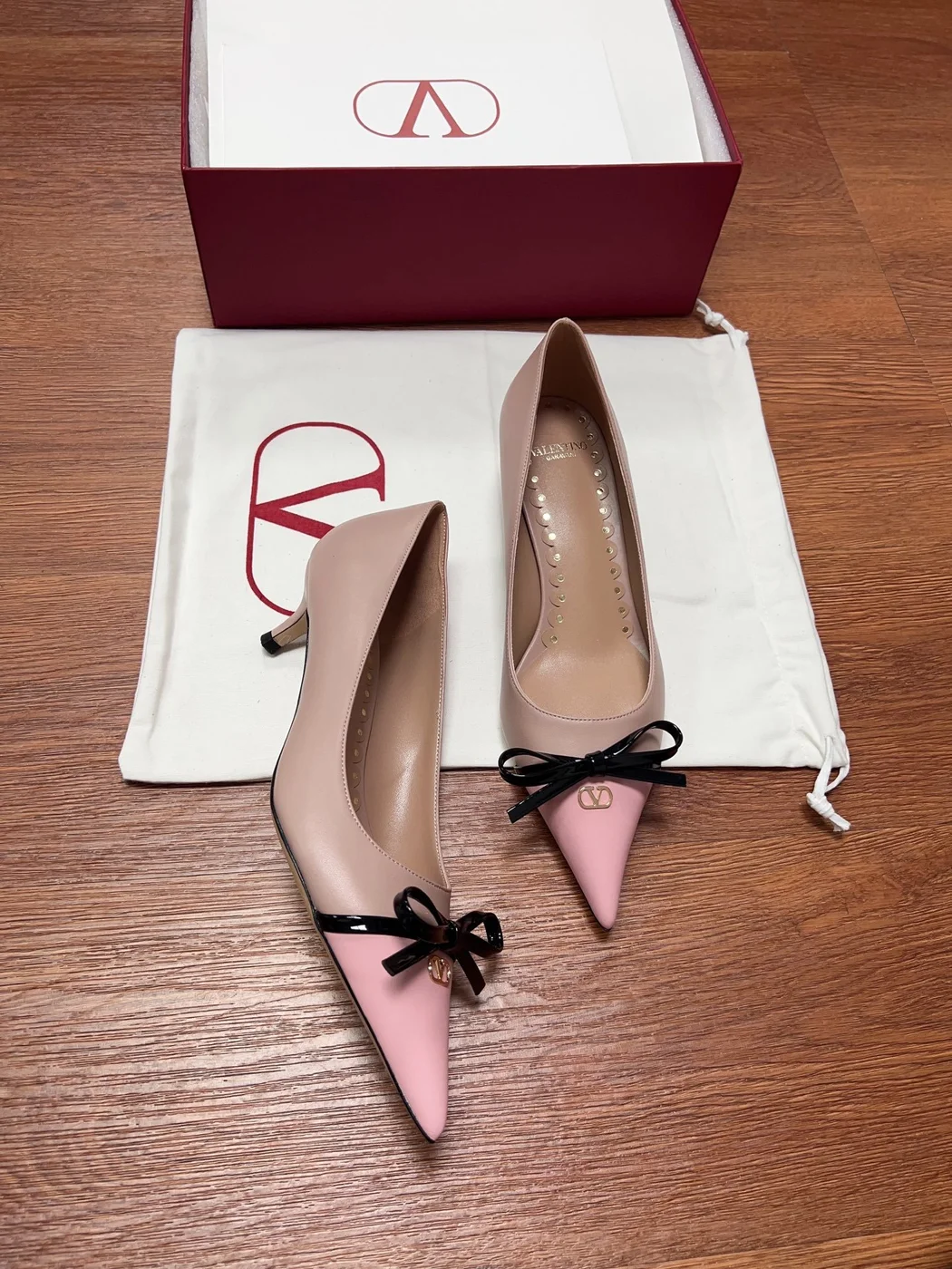 Valentino Women Pink Leather Bow Detail Kitten Heel Pumps product view 3