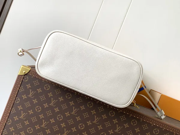 Louis Vuitton Neverfull MM Tote Bag 32 In White Mix Pink Calfskin product view 5