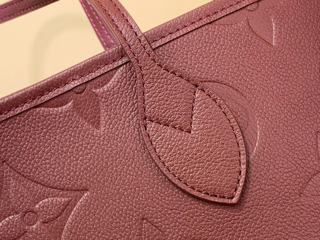 Louis Vuitton Never Full Plum Red Handbags 32x29x17cm product view 5
