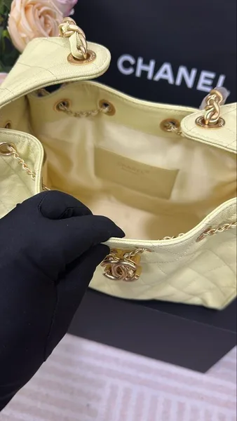 Chanel 25 Handbag 30 In Yellow Cavier Gold Hardware product view 5