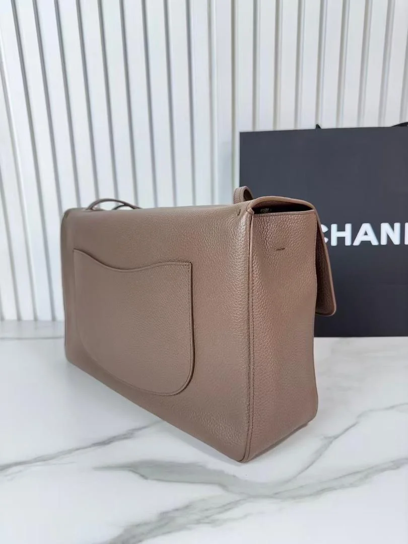 Chanel Maxi Flap bag from the Spring/Summer 2026 collection product view 8