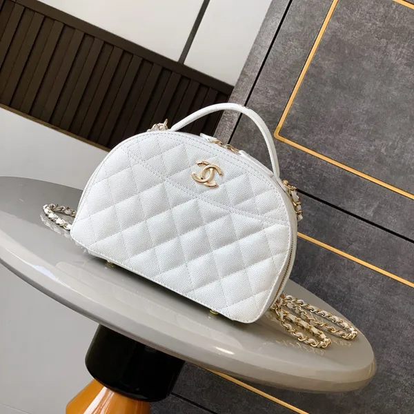 Chanel Matelasse Shoulder Bag product view 1