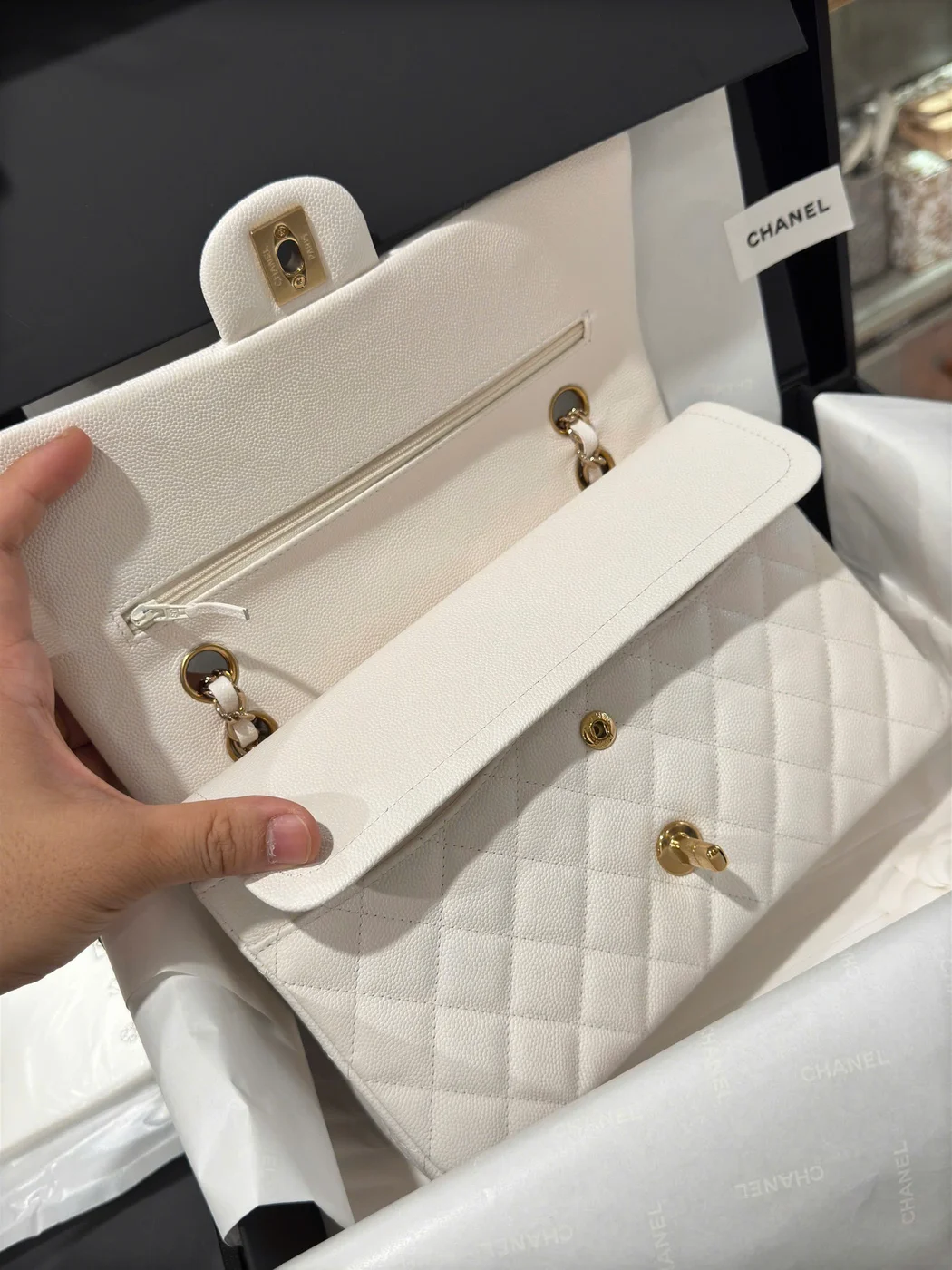 Chanel Classic Woman’s White Handbags Lock Gold 25 cm product view 4