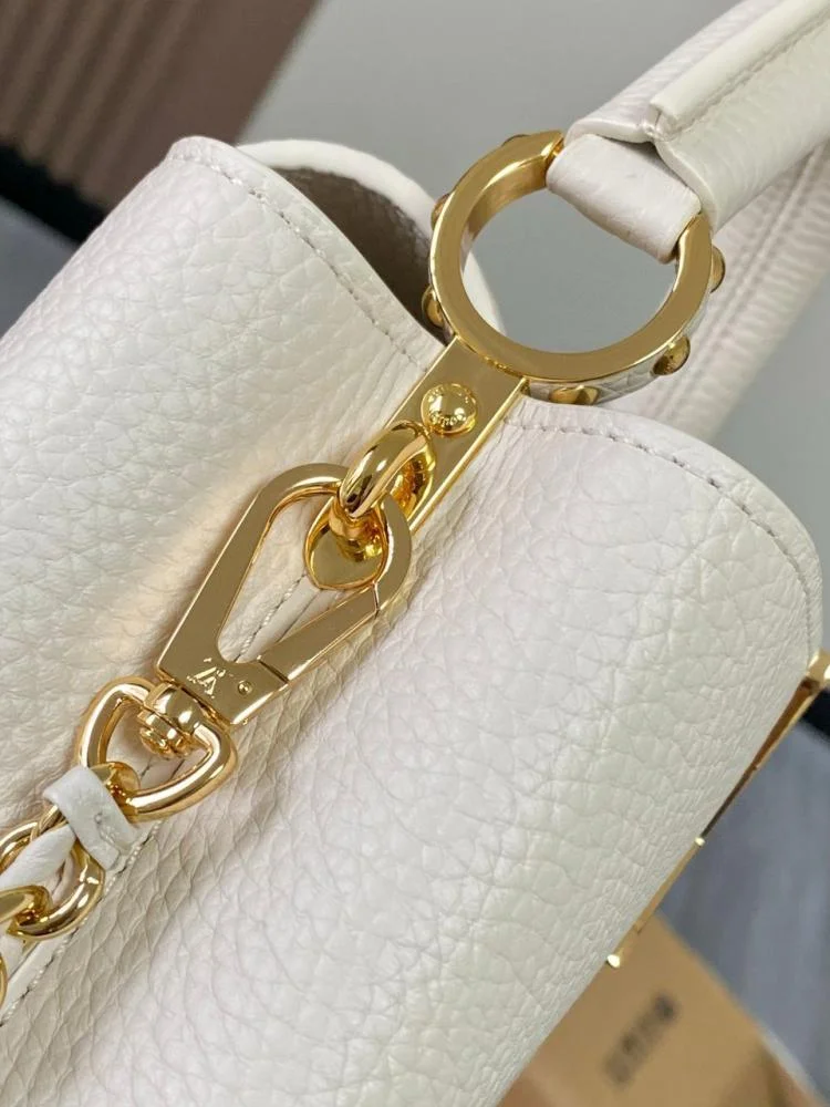 Louis Vuitton Capucines Beige Louis Vuitton Pattern Purple 21 cm Bag product view 4