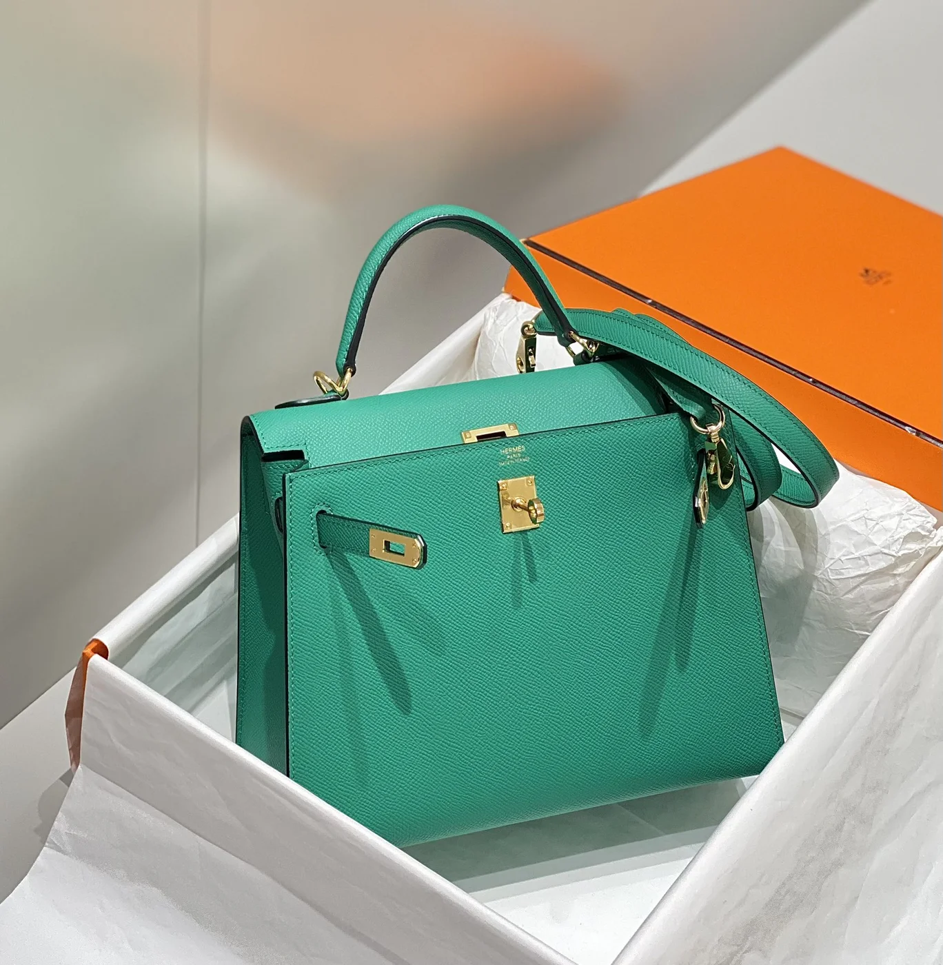 Hermès 25 cm In Vert Vertigo Epsom Gold Hardware Bag product view 6
