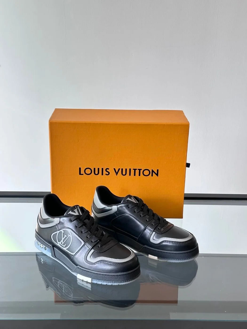 Louis Vuitton Men Black Leather Sneakers product view 5