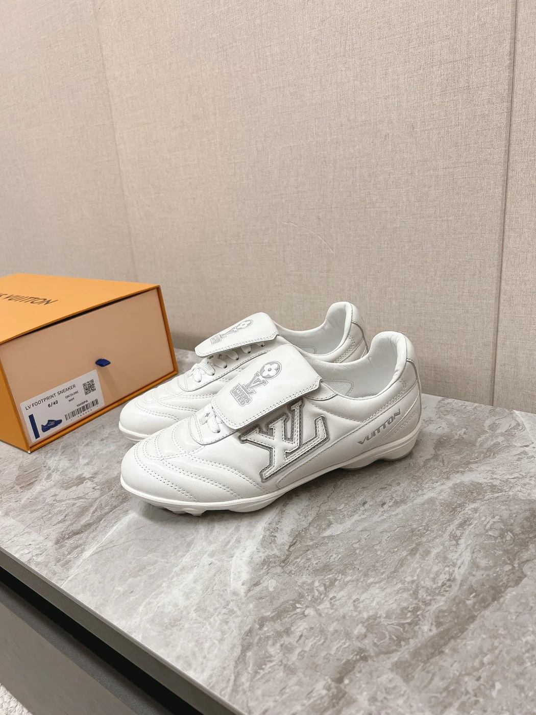 Louis Vuitton Women White Leather Sneakers product view 6