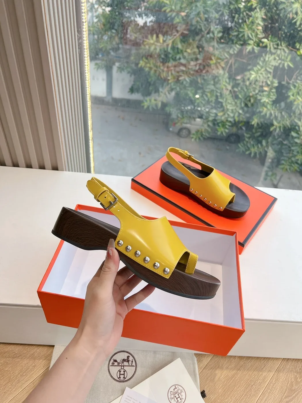 Hermès Women Yellow Leather Sandals product view 4