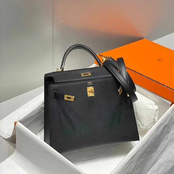 Hermès Kelly 25 Black Epsom Bag with Gold Hardware product view 3