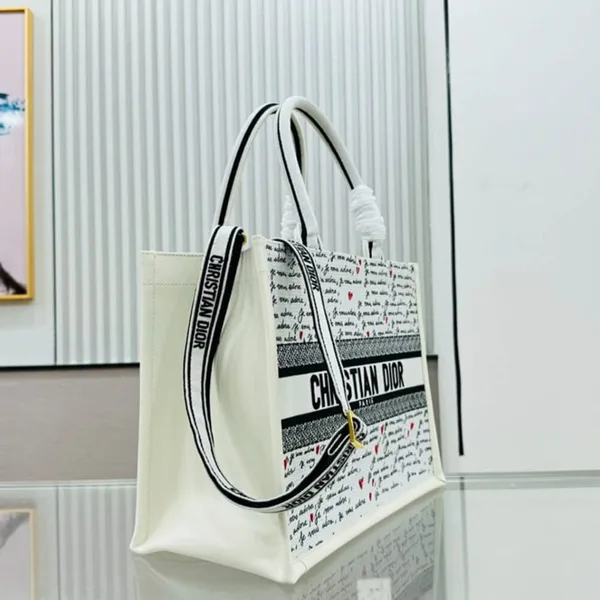 Dior Medium Dior Book Tote product view 2