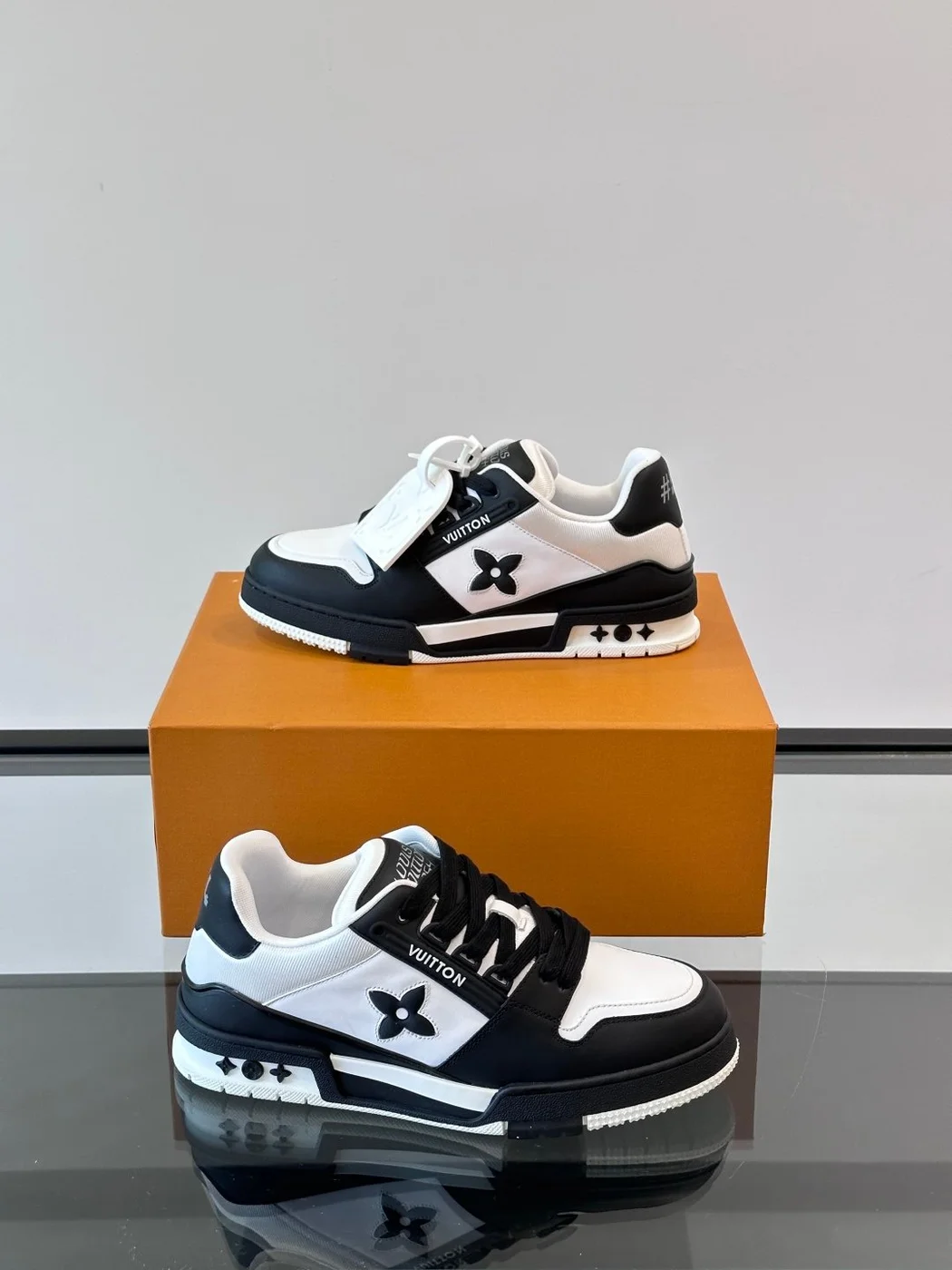 Louis Vuitton Men Black White Leather Sneakers product view 4