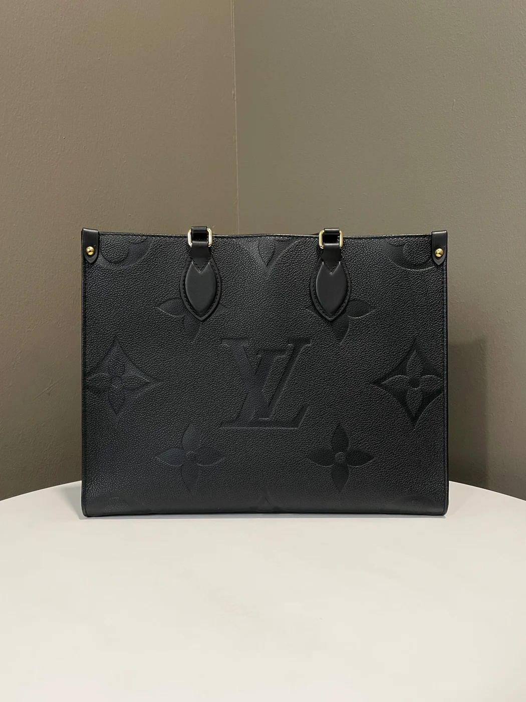 Louis Vuitton Black Empreinte Monogram Giant Onthego MM Bag product view 4