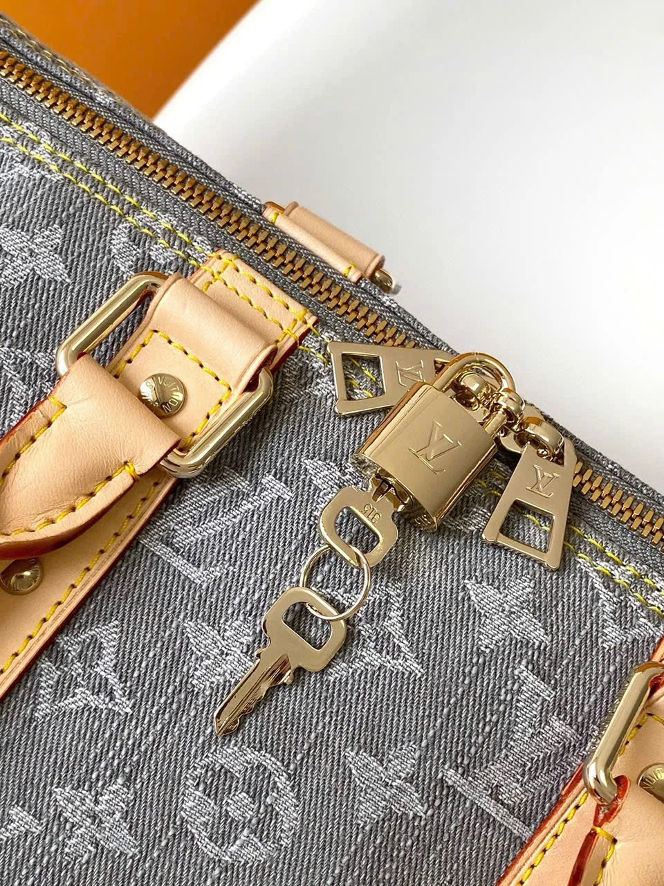 Louis Vuitton Keepall Denim bandouliere 55 Grey Bag product view 3