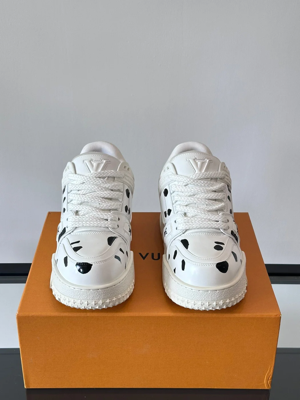 Louis Vuitton Men White Leather Black Spot Sneakers product view 2