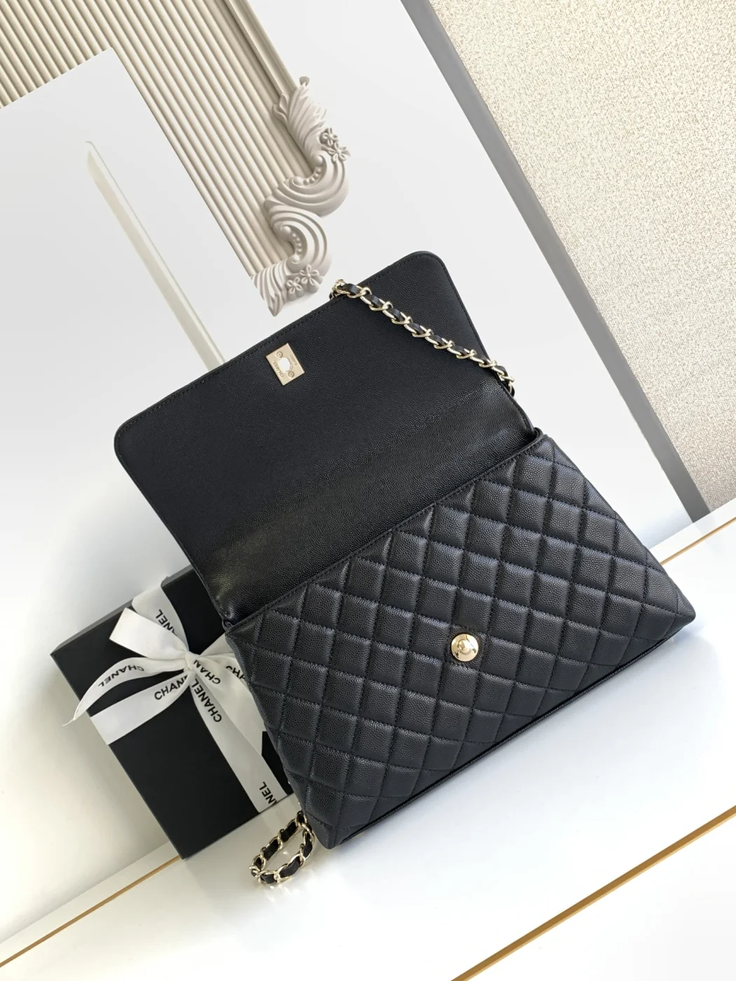 Chanel Bag Coco Handle size 29 cm product view 3