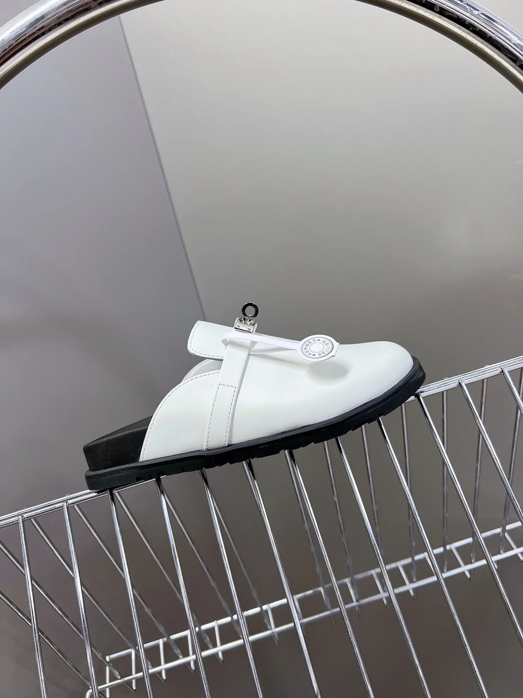 Hermès Women White Leather Mules product view 2