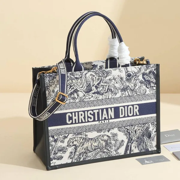 Dior Medium Dior Book Tote product view 1