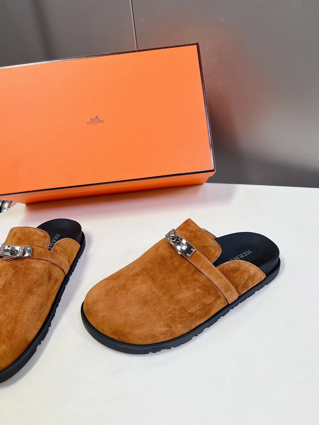 Hermès Women Designer Shoes 015 product view 4
