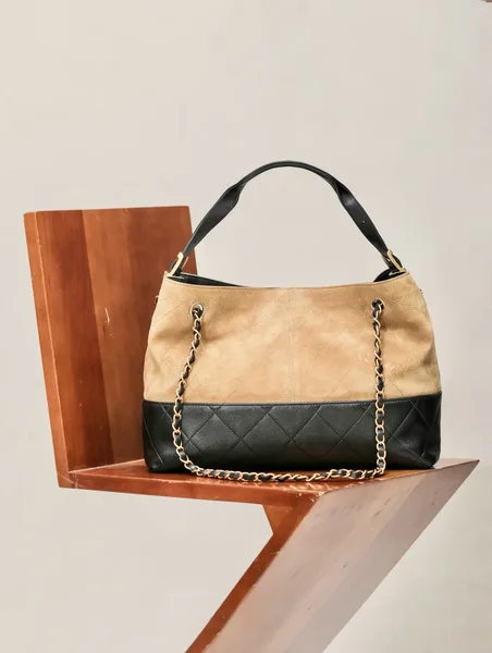 Chanel Small Shopping Bag from the 2024/25 Métiers d’Art collection product view 5