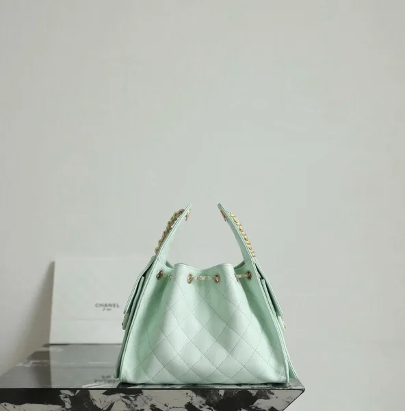 Chanel 25 Handbag 30 In Green Cavier Gold Hardware product view 6