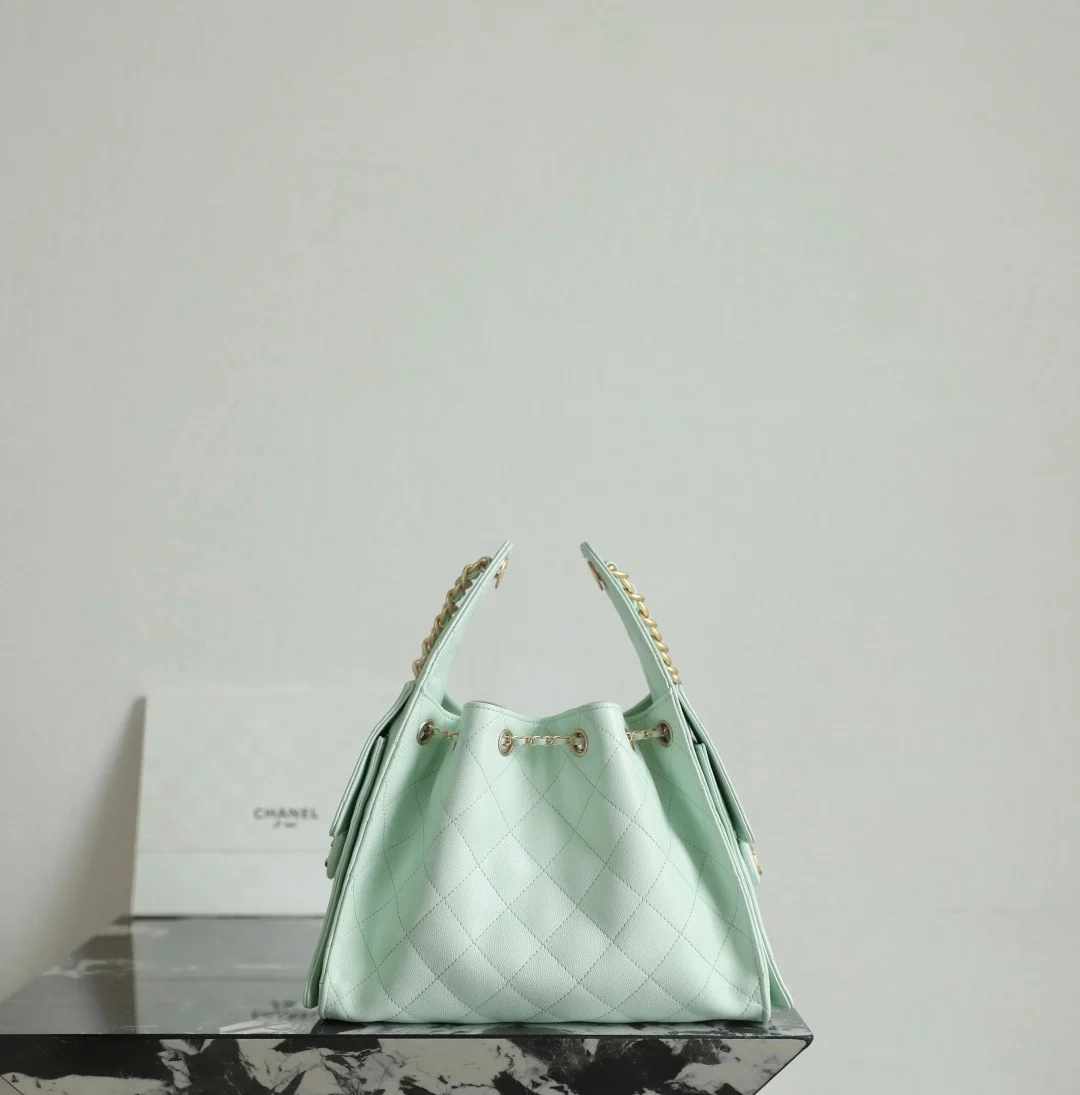 Chanel 25 Handbag 30 In Green Cavier Gold Hardware product view 6