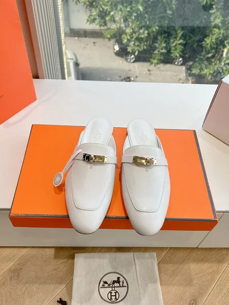 Hermès Women White Leather Mules product view 1