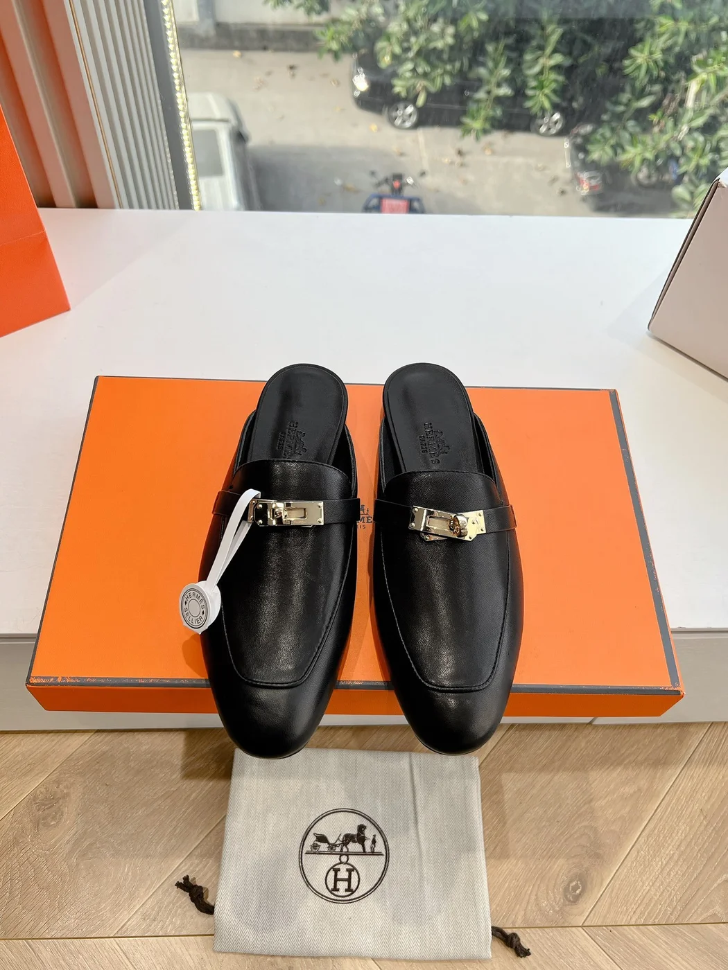 Hermès Women Black Leather Mules product view 1