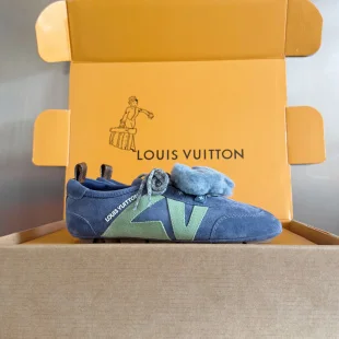 Louis Vuitton baby sneakers product view 3