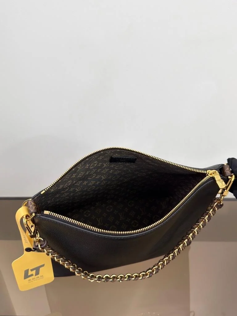 Louis Vuitton Multipass in black Bag product view 8