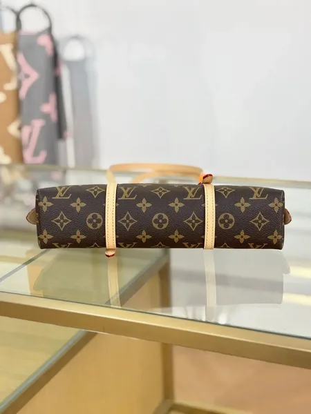 Louis Vuitton Squire East West bag Monogram product view 2