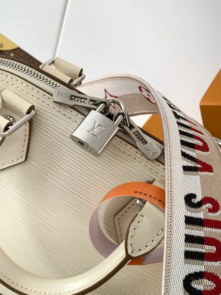 Louis Vuitton Alma BB Bag 23 In Beige Grain Cowhide product view 5