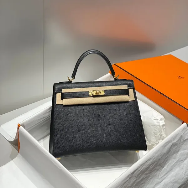 Hermès Kelly 25 Black Epsom Bag with Gold Hardware product view 1