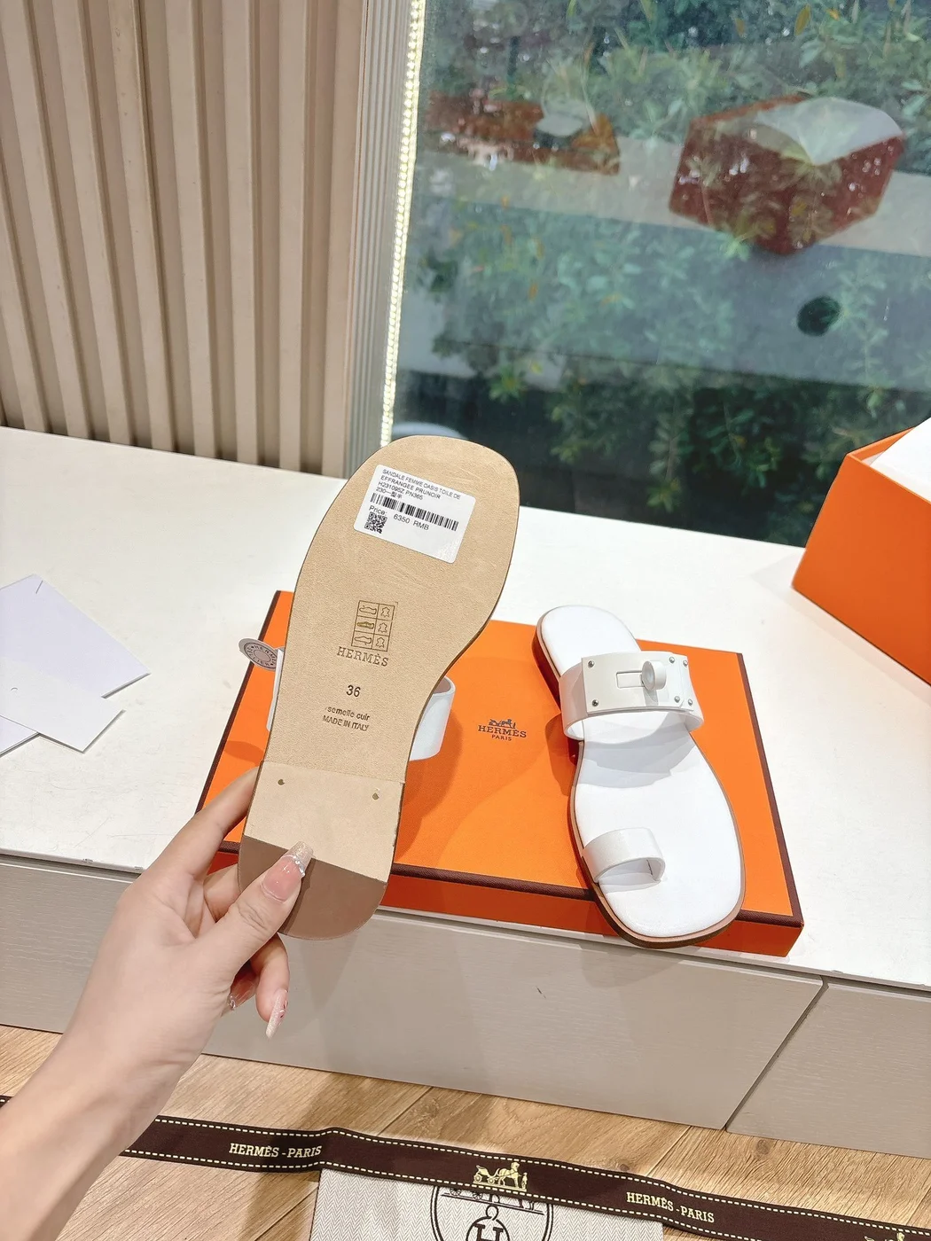 Hermès Women White Leather Flat Sandals product view 2