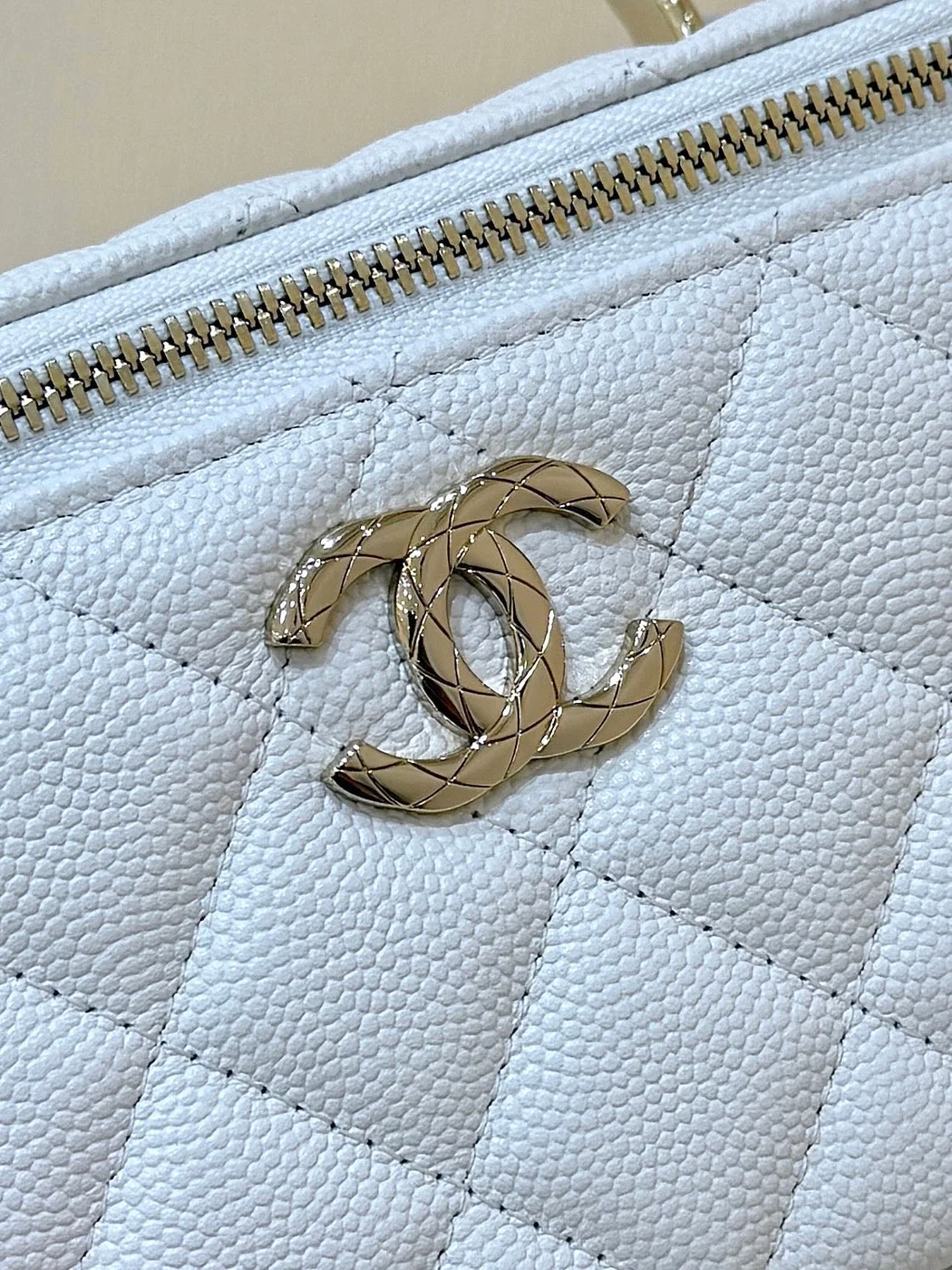 Chanel Vanity Case Small White Gold Hardware Bag product view 9