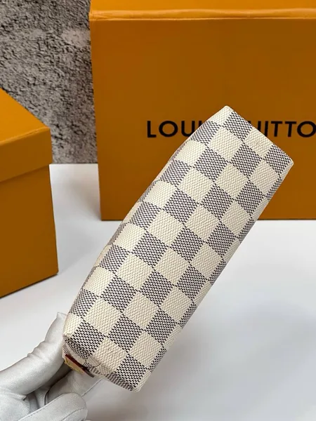 Louis Vuitton Pochette Cosmetic pouch MM product view 5