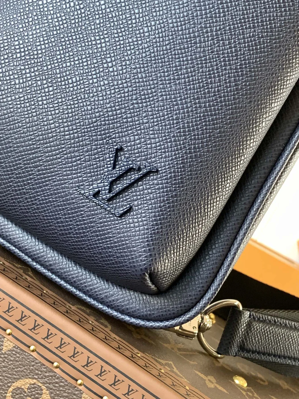 Louis Vuitton Avenue Slingbag 31 In Navy Blue Taiga Leather Bag product view 8