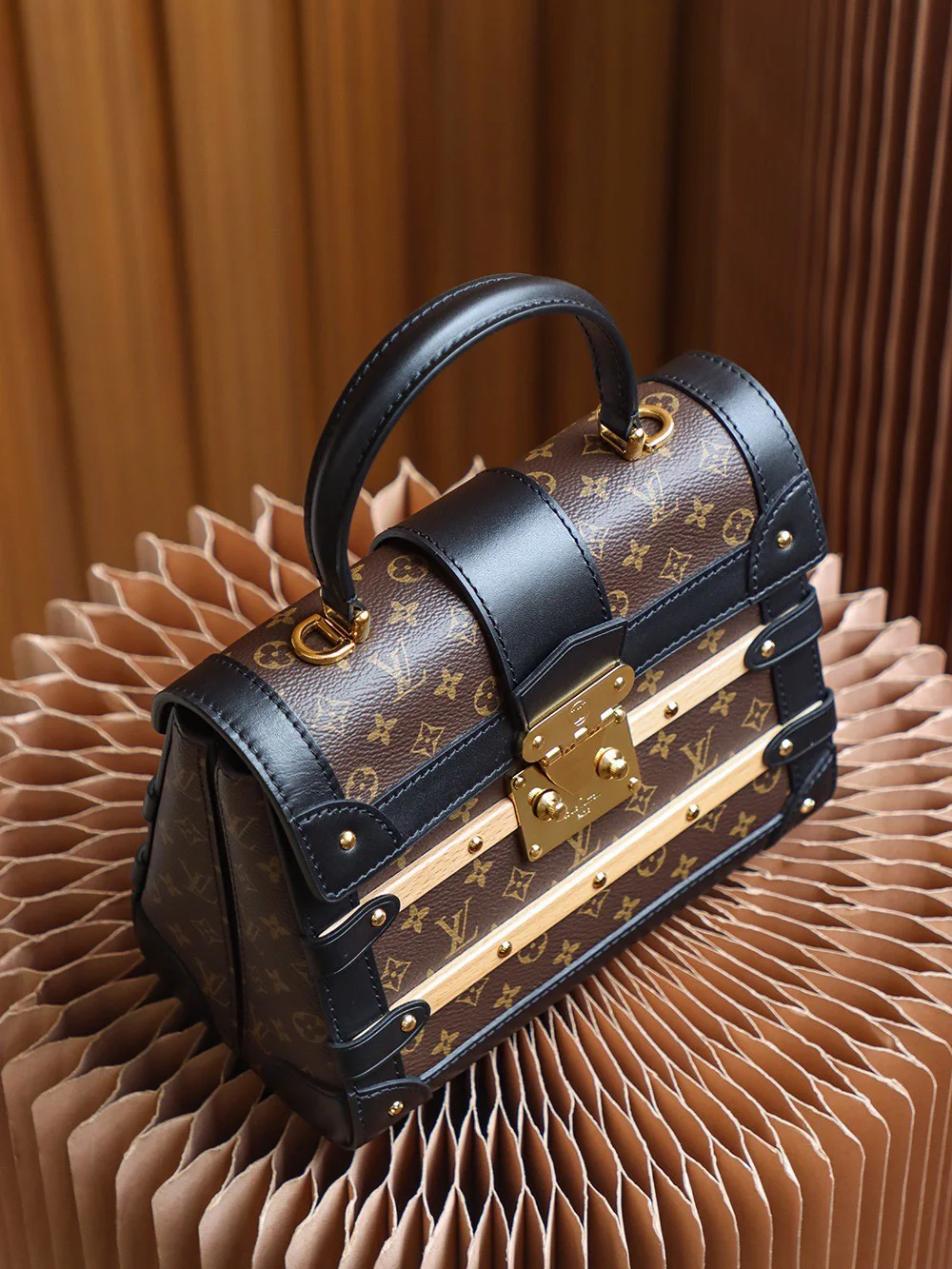 Louis Vuitton Monogram Trianon PM Top-Handle Bag Handbags 21x18x11cm product view 4