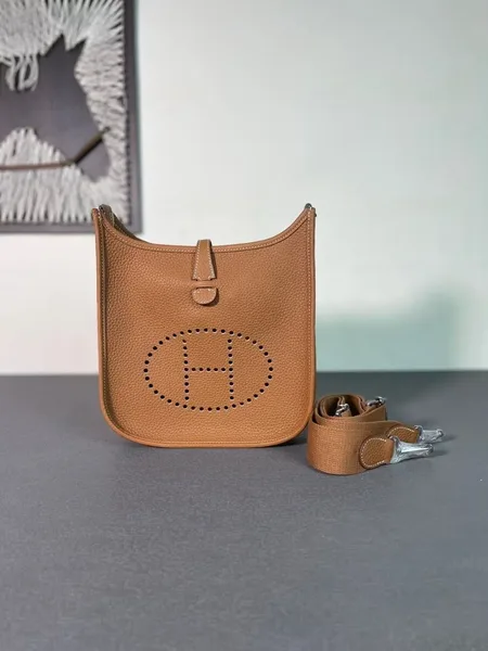 Hermès Evelyne III 29 Bag product view 1