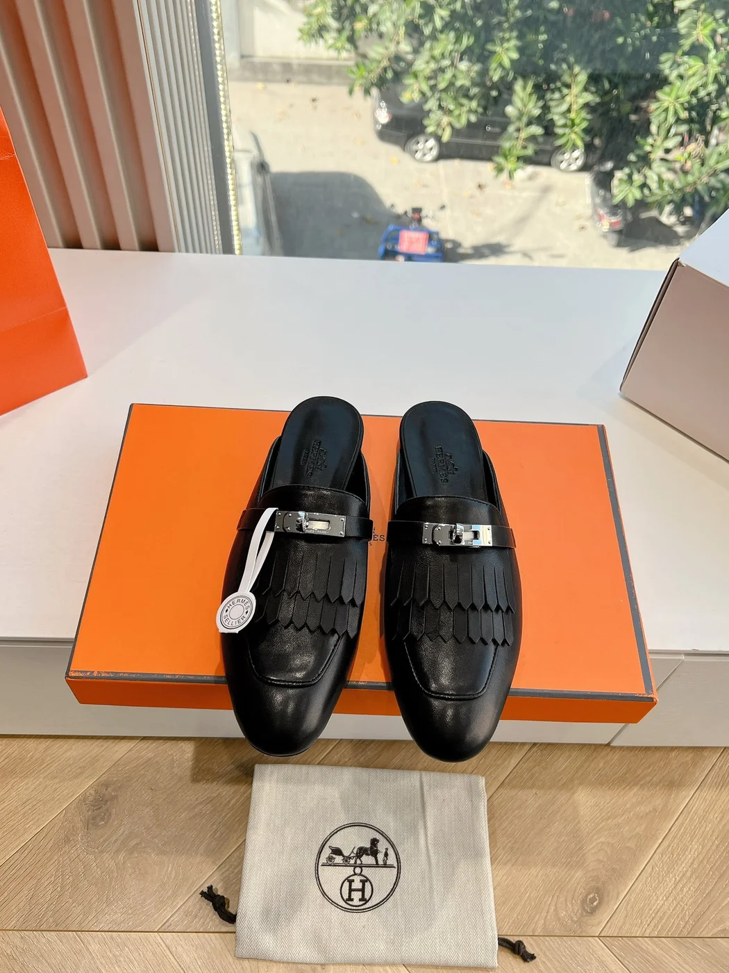 Hermès Women Black Leather Mules product view 1