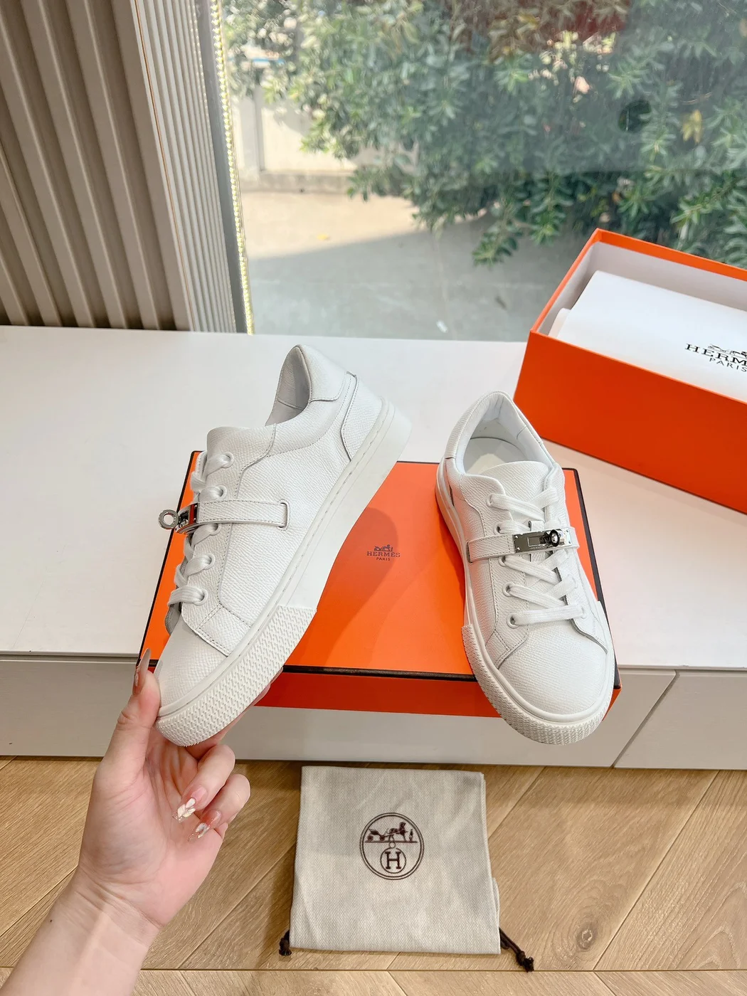 Hermès Women White Leather Sneakers product view 6