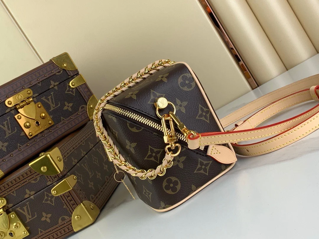 Louis Vuitton Monogram Pattern Premium Handbag 14x13x11cm product view 5