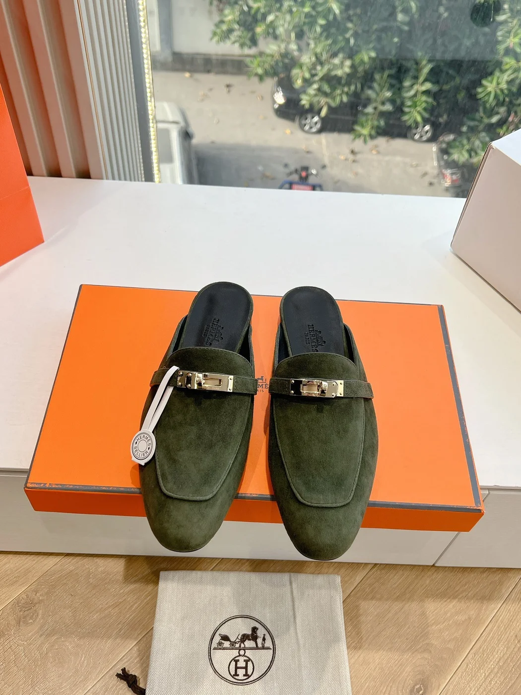 Hermès Women Green Suede Mules product view 1