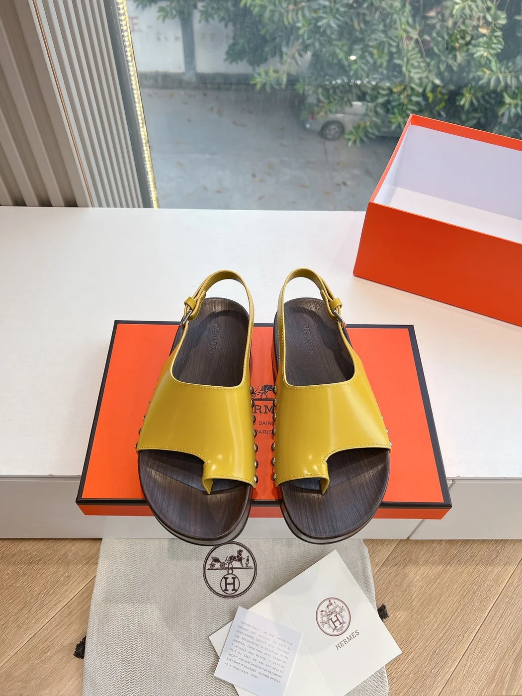 Hermès Women Yellow Leather Sandals product view 5