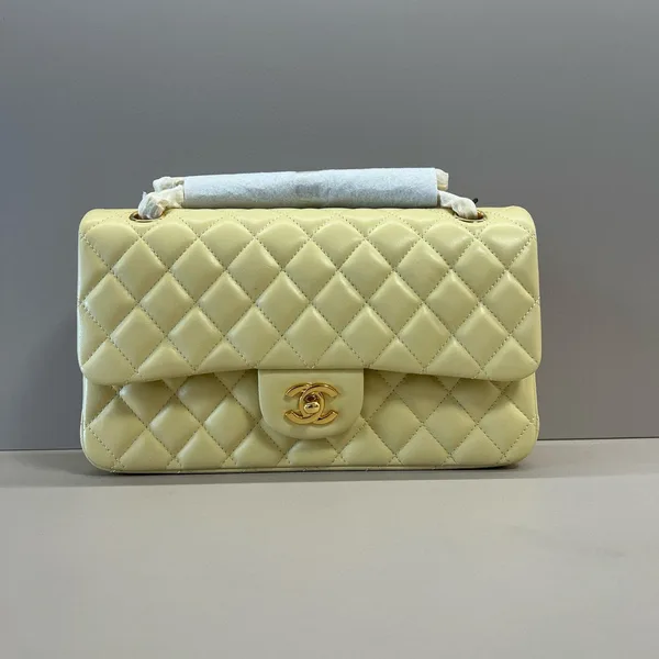 Chanel 25C Flap Bag 25 In Yellow Quilted Lambskin Gold Hardware product view 1