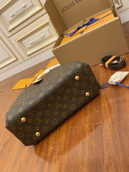 Louis Vuitton Monogram Canvas Montaigne MM Bag product view 4