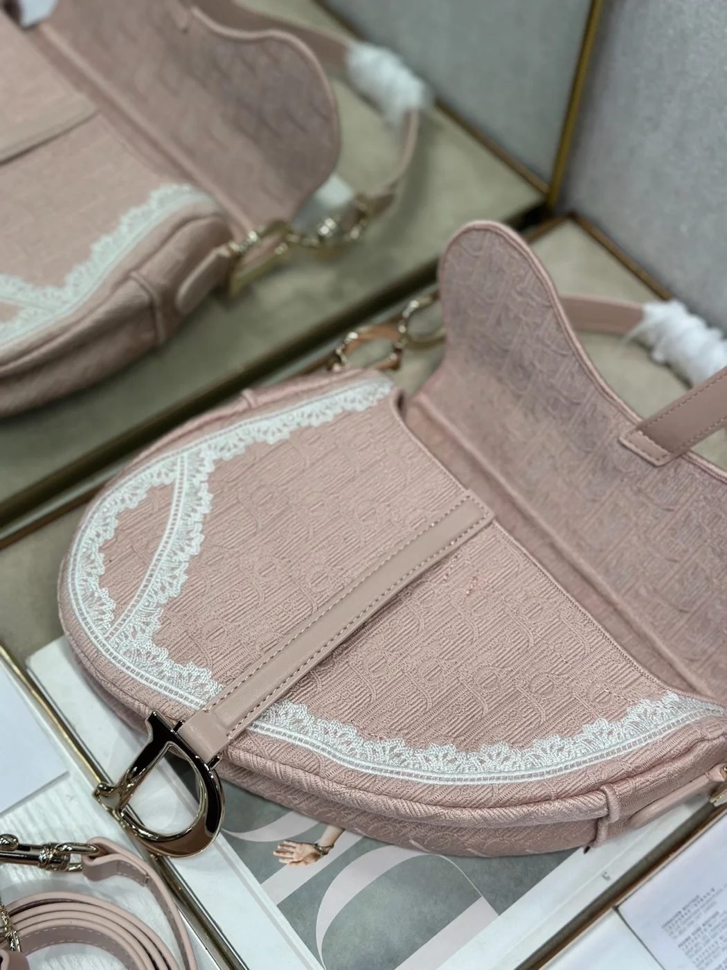 Dioramour Small Saddle Bag with Strap Soupir Pink product view 3