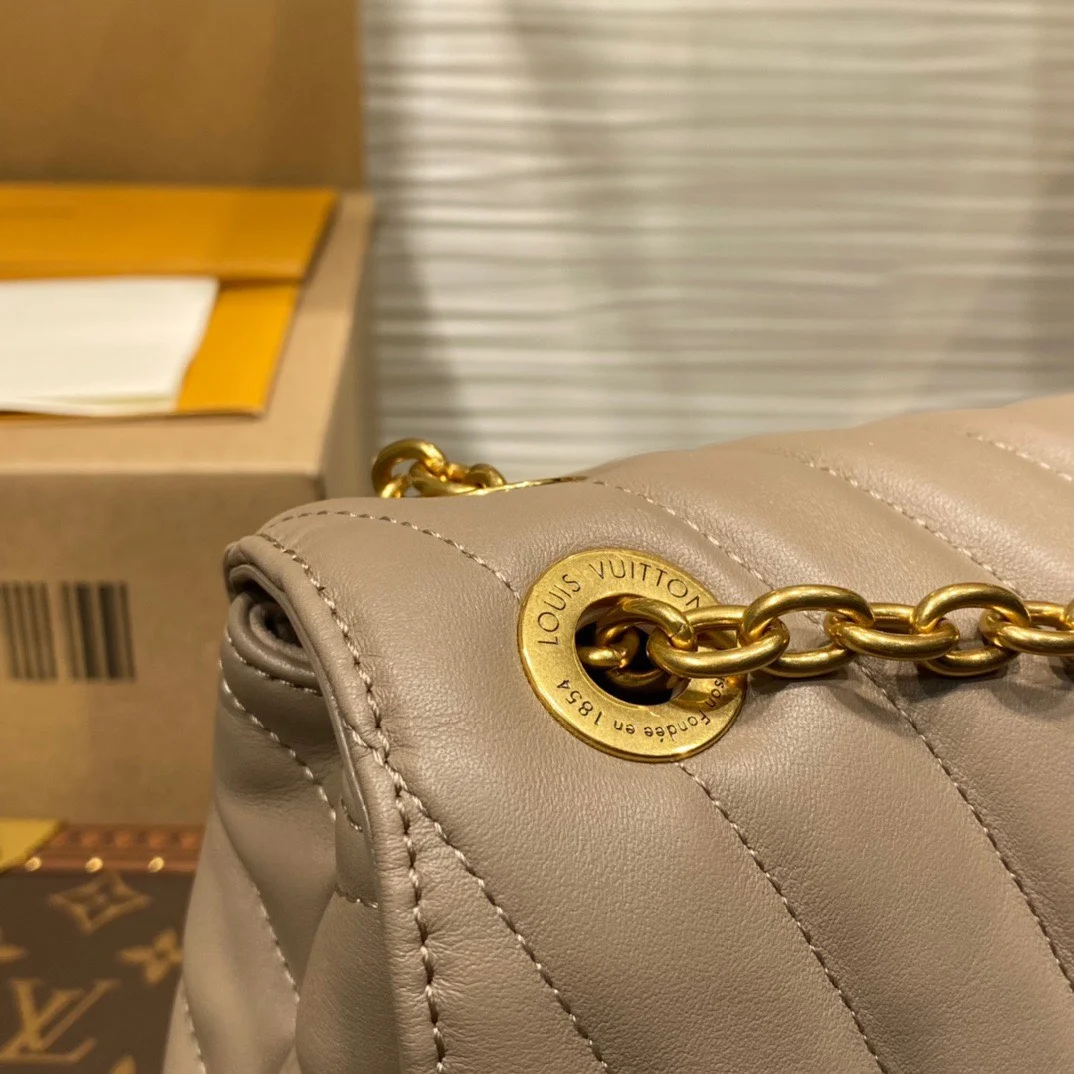 Louis Vuitton New Wave Woman’s Cowhide Leather Handbags 24x14x9cm product view 5